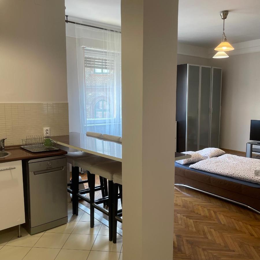 Elizabeth Bridge With Gellert-Hill View Apartment Budapest Exterior photo